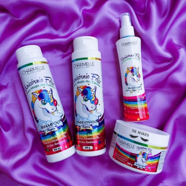 O Kit capilar Unicórnio feliz da Charmelle vem com…
